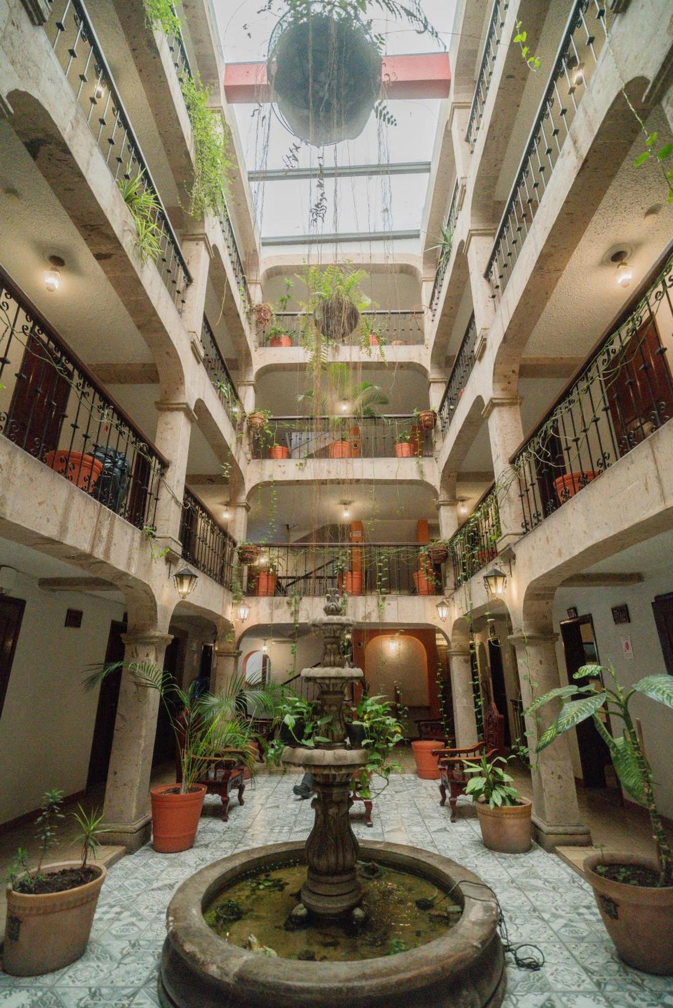Hotel Don Quijote Plaza Guadalajara Buitenkant foto