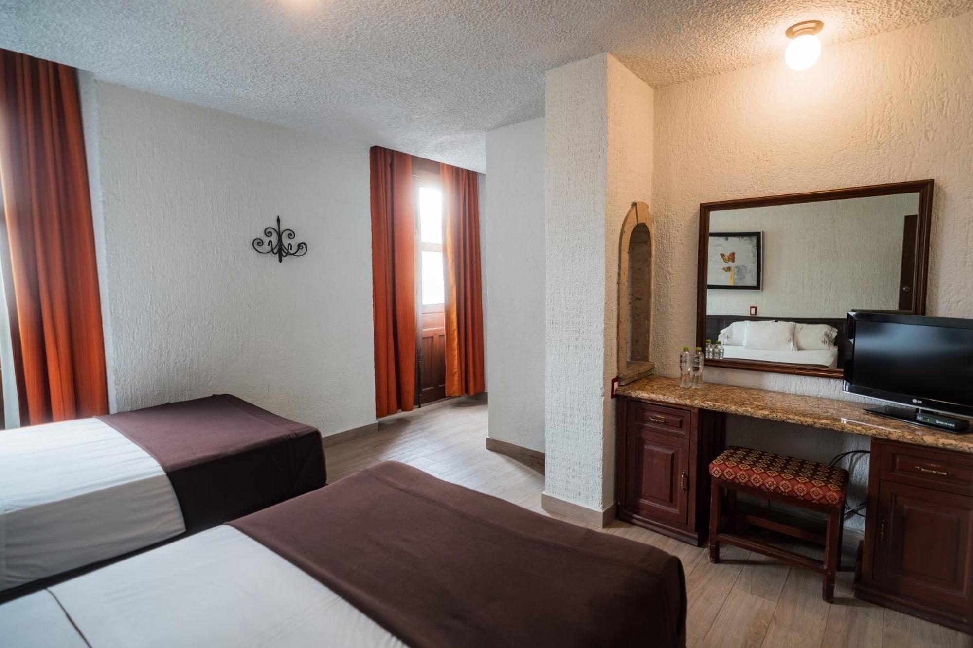 Hotel Don Quijote Plaza Guadalajara Buitenkant foto