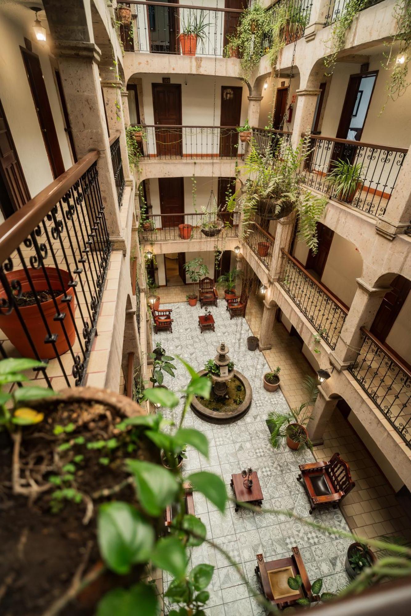 Hotel Don Quijote Plaza Guadalajara Buitenkant foto
