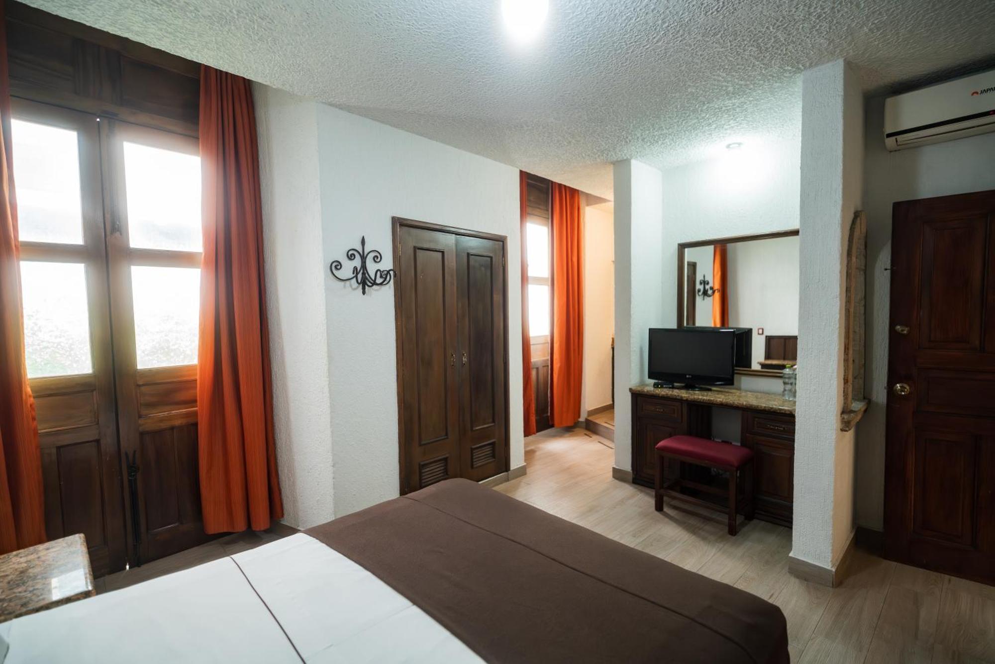 Hotel Don Quijote Plaza Guadalajara Buitenkant foto